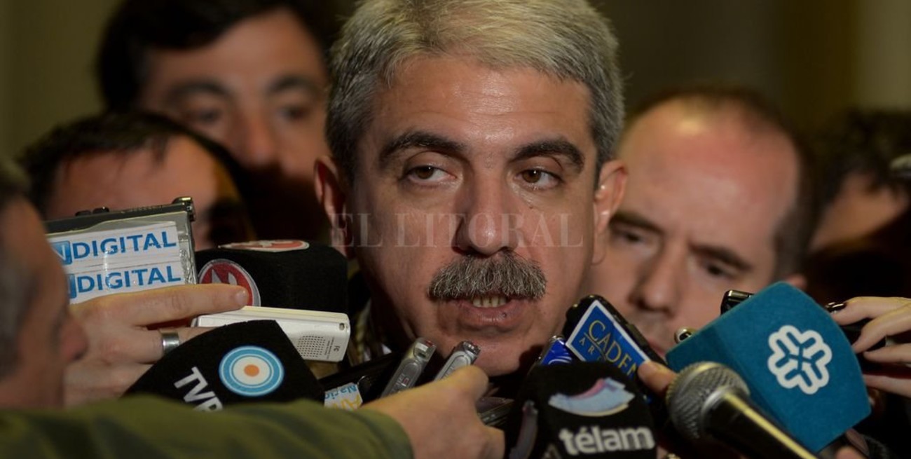 Aníbal Fernández afirmó que confiaría sus hijos al asesino Barreda antes que a Vidal