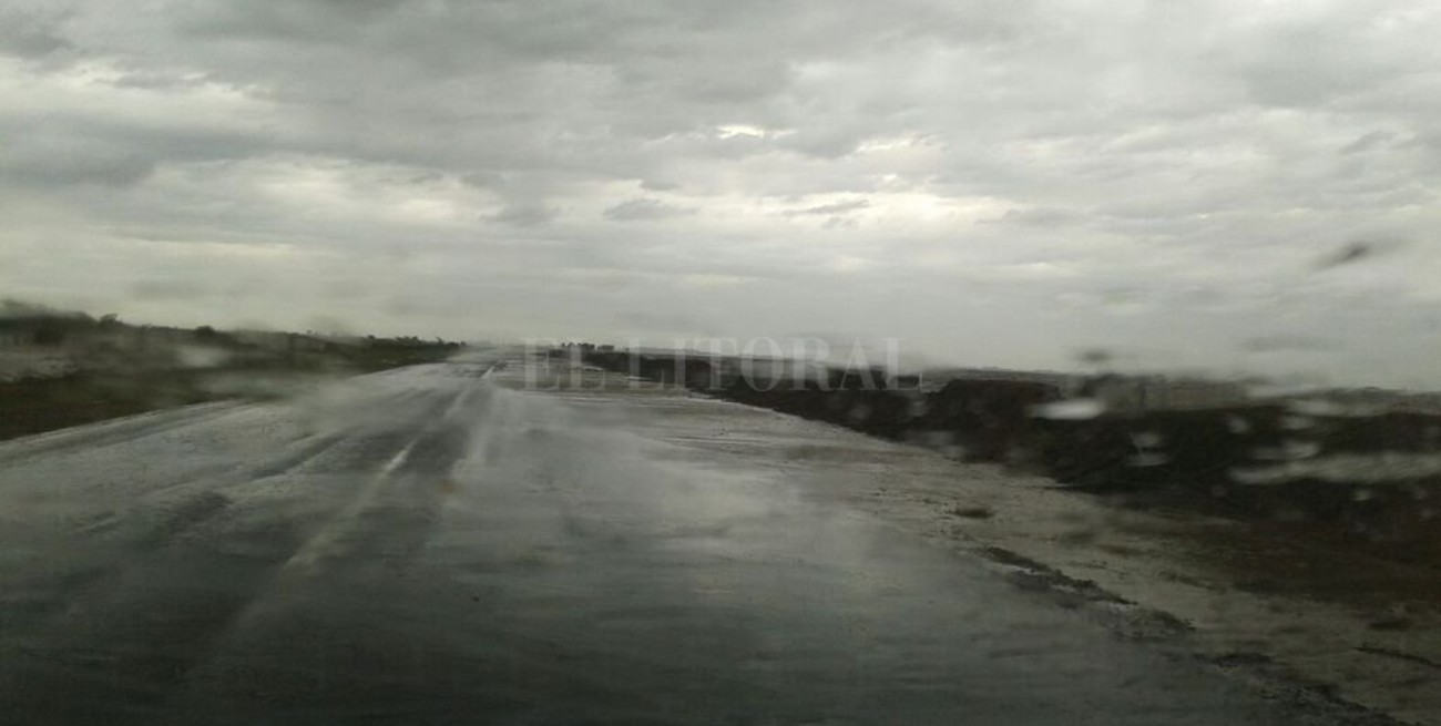 El agua cortó la ruta 90