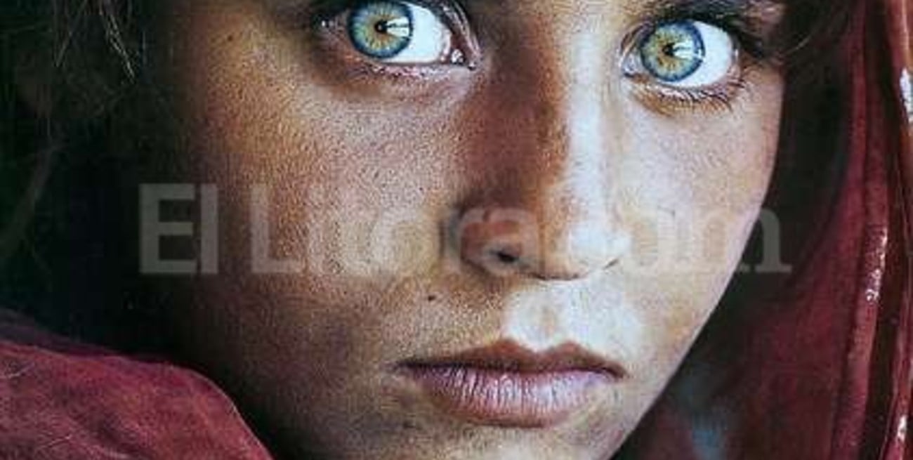 Arrestaron en Pakistán a la "niña afgana"