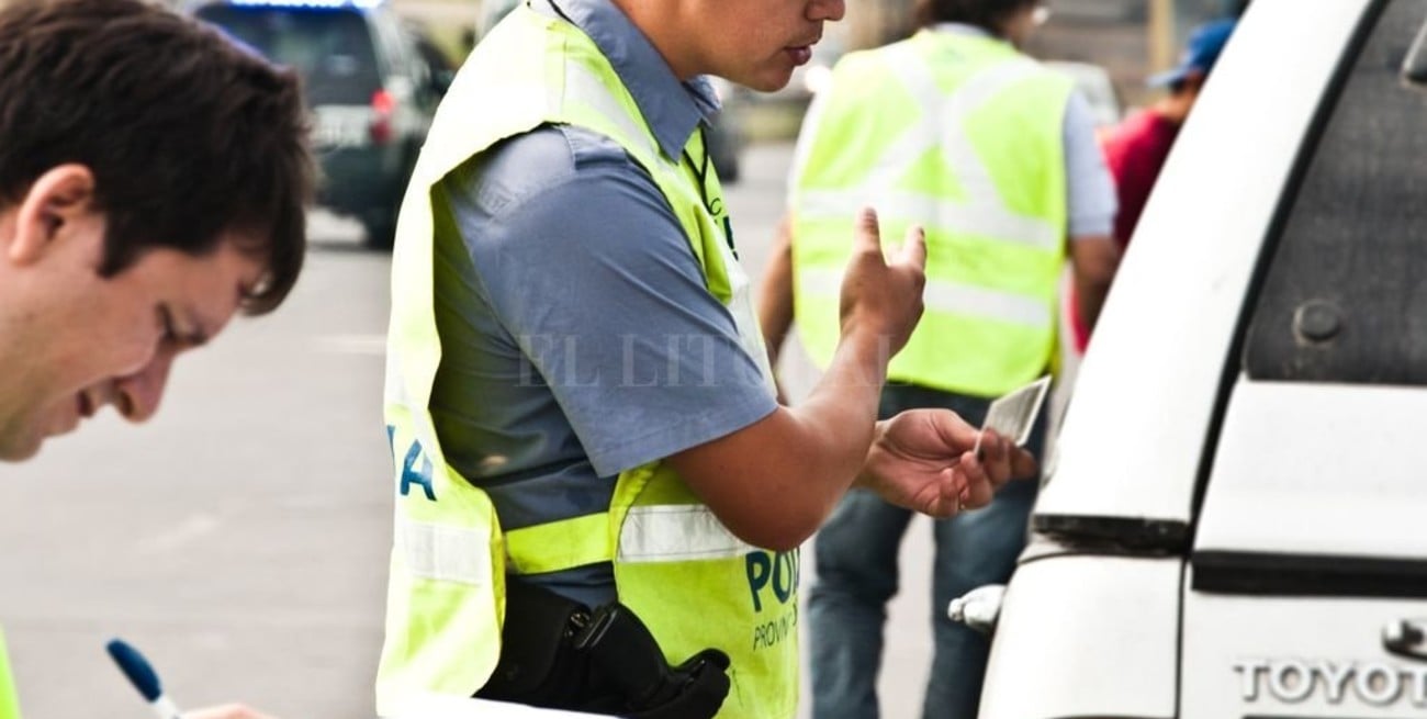 Ocho mil pesos de multa por viajar con la verificación técnica y matafuego vencidos