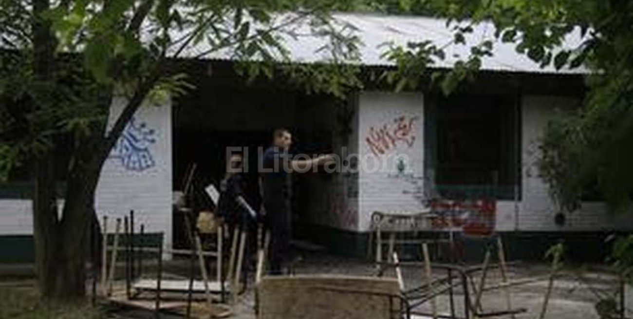 Adolescentes prendieron fuego a una escuela de City Bell