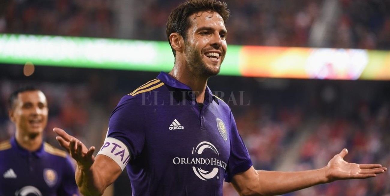 Kaká anunció su retiro del fútbol