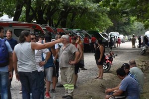 Juan José García - Clarín. movil de seguridad vial de la policia de la prov choco en autopista altura km140