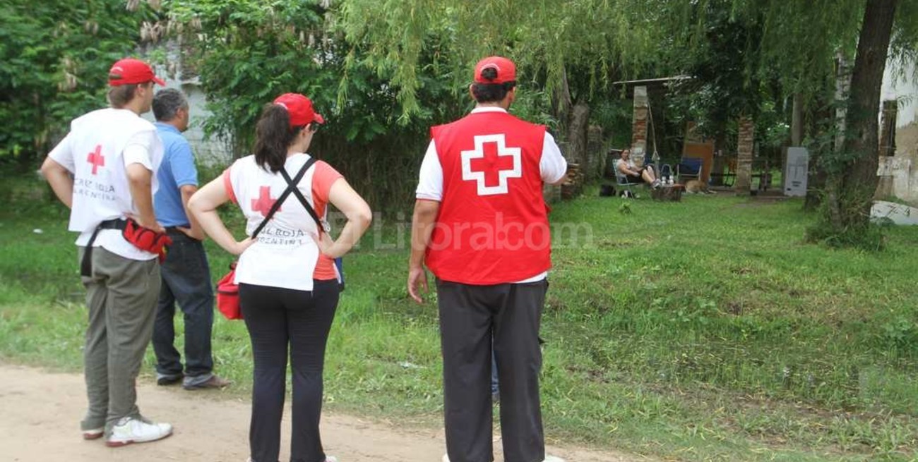 Cientos de santafesinos reciben el Año Nuevo evacuados