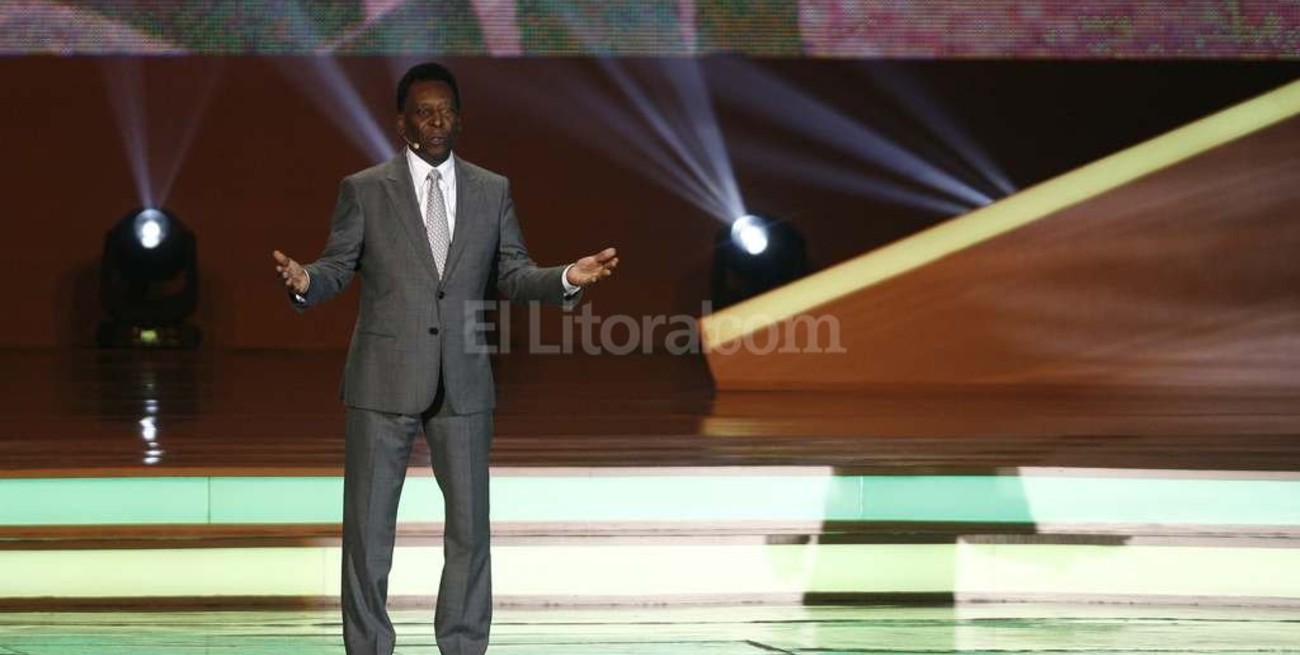 Pelé también le pidió a Messi que no abandone la selección