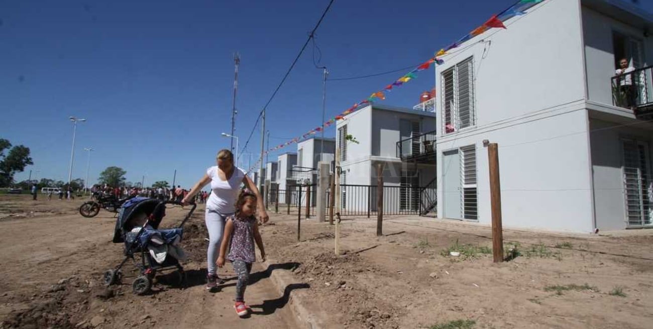 Entregaron la última tanda de casas en barrio Nueva Esperanza Este