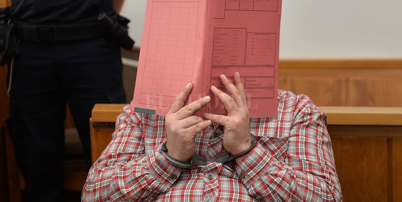 Acusan a enfermero de al menos 100 muertes