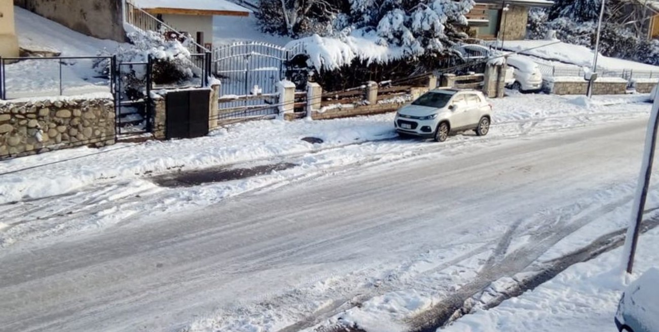 Nieve, heladas y caminos con hielo en Bariloche