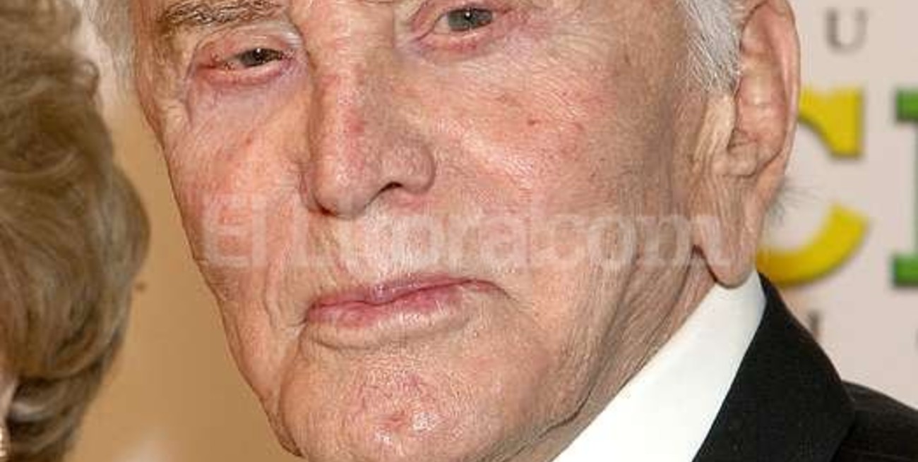 El legendario Kirk Douglas cumple 100 años