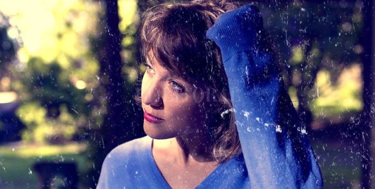 Natalia Pellegrinet presenta "Pluma"