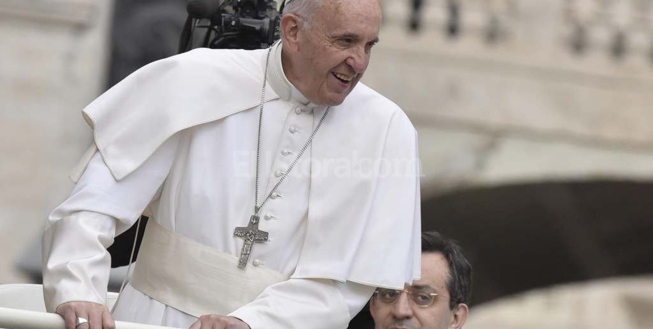 El papa afirma que "los santos no son superhombres ni nacieron perfectos" 