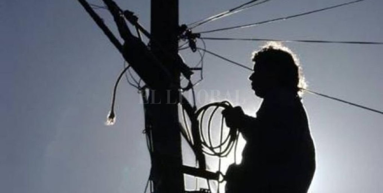 Le cortaron el cable y se hicieron pasar por técnicos para robarle