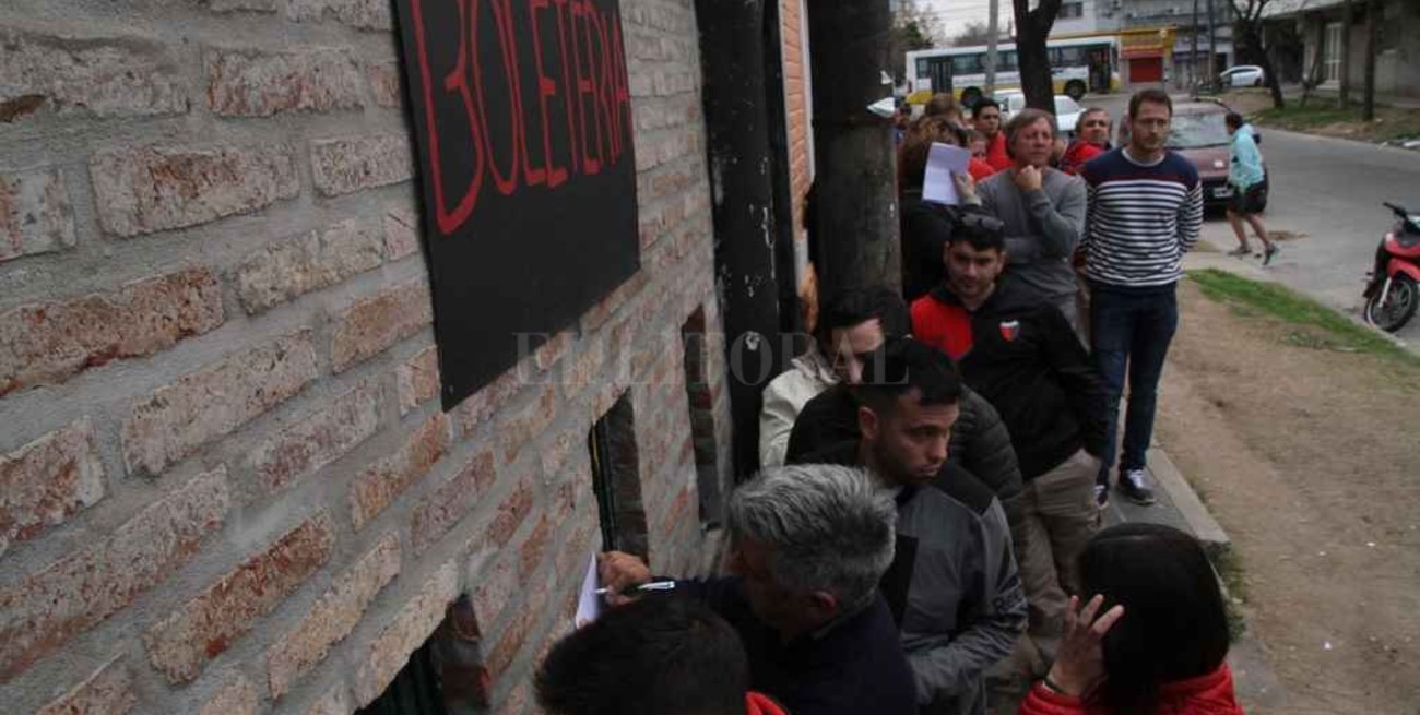 Quedan pocas plateas Este para Colón - San Pablo