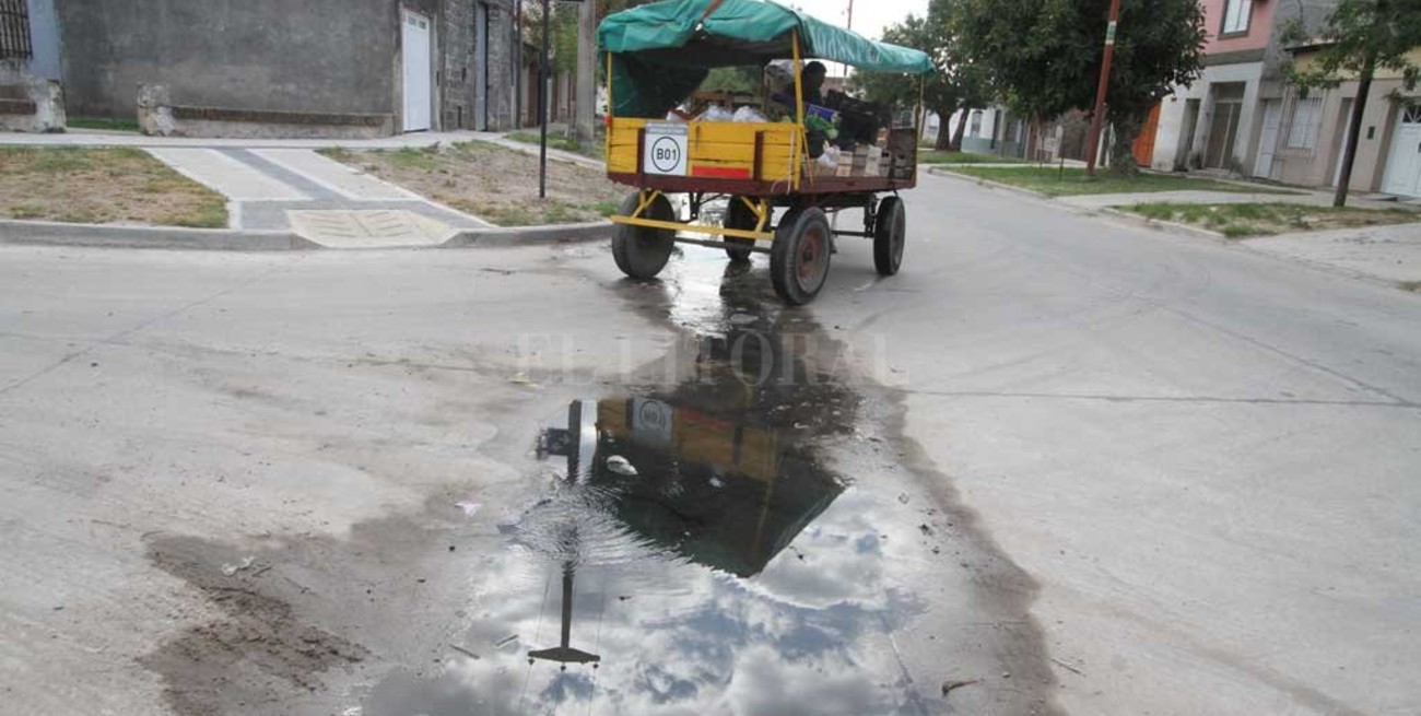 Barrio Chalet: una cloaca nueva desbordada
