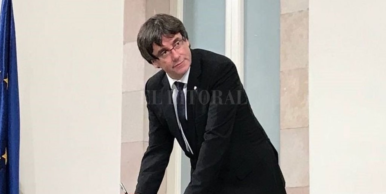 Puigdemont renuncia al sueldo de ex jefe del Gobierno catalán