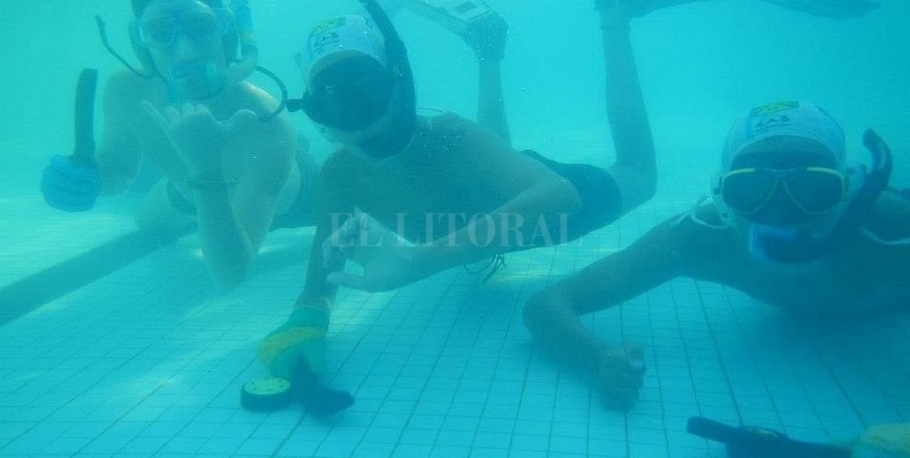 El hockey subacuático crece en el Club de Regatas Santa Fe