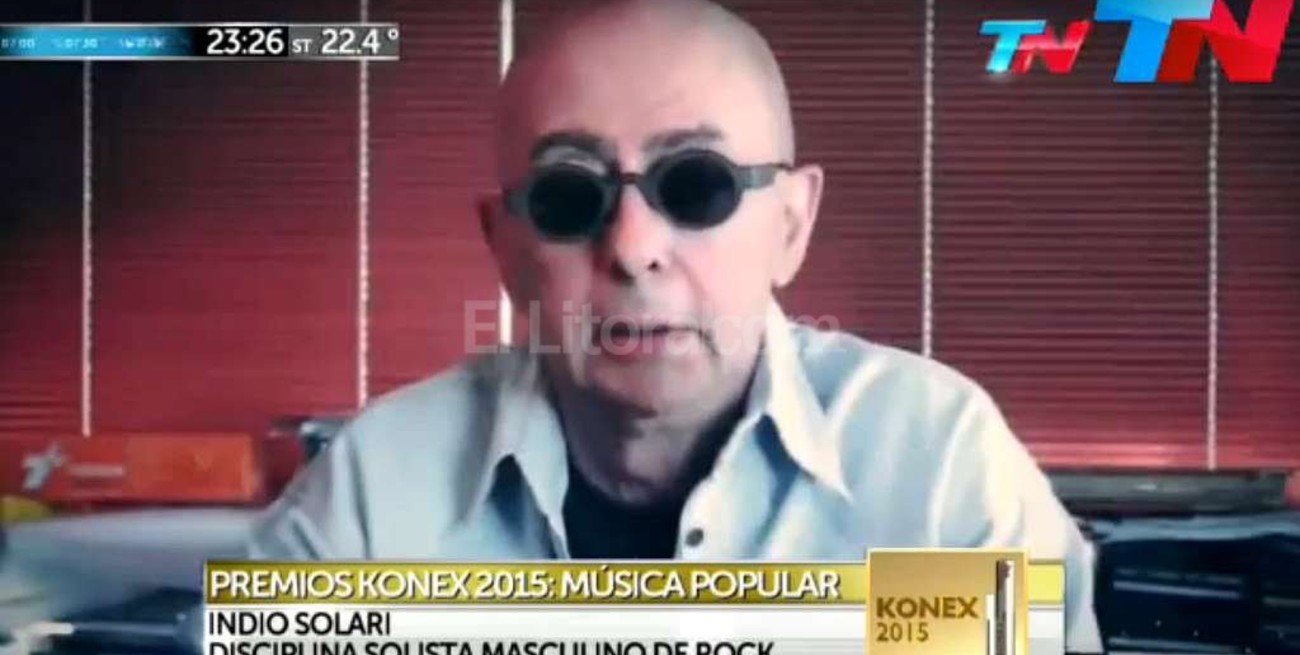 El "Indio" Solari reapareció para agradecer un premio