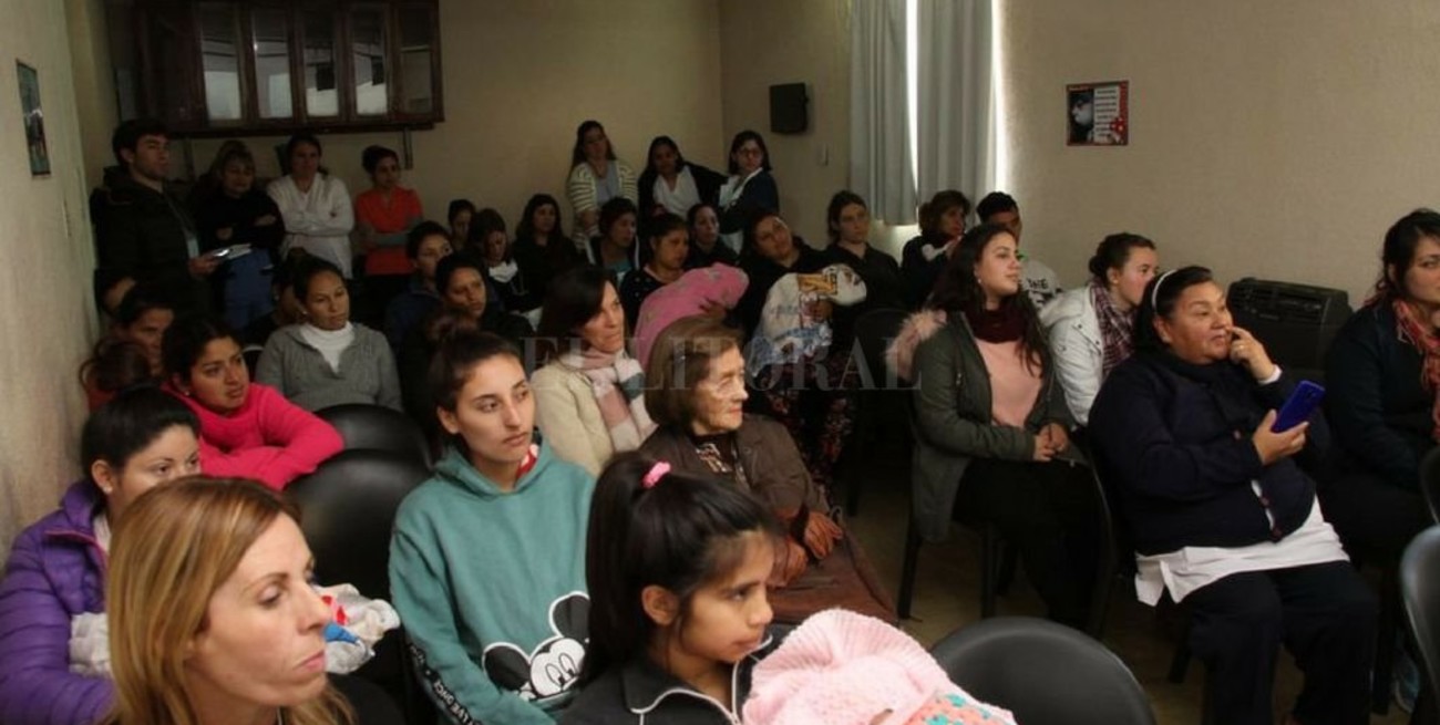 Con una charla abierta en el Cullen  comenzó la semana de la lactancia 