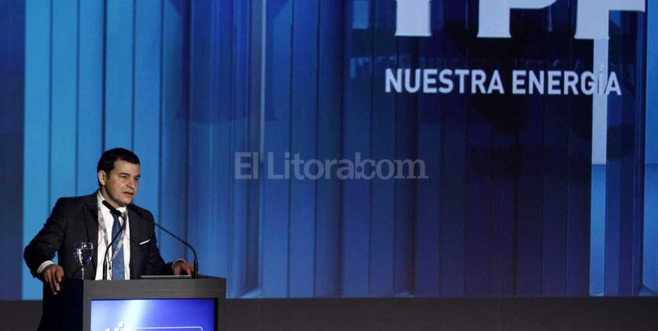 Le piden la renuncia a Galuccio de YPF