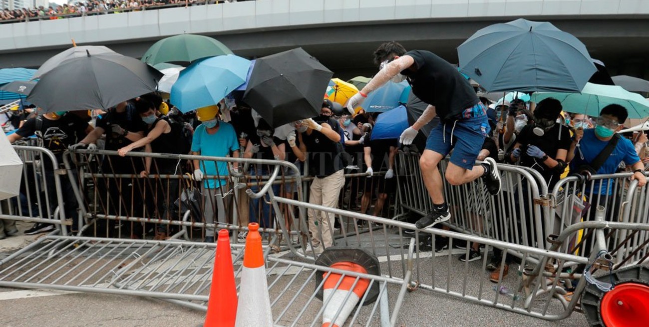 Pese a las protestas, Hong Kong mantiene el proyecto de ley de extradición a China