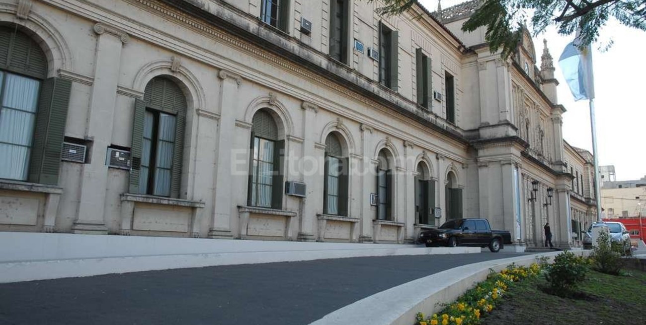 UNL: pedirán que el edificio de Rectorado sea declarado monumento histórico nacional