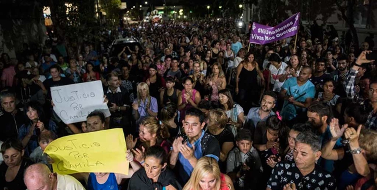Una Junín conmocionada marchó por el crimen de Camila Borda