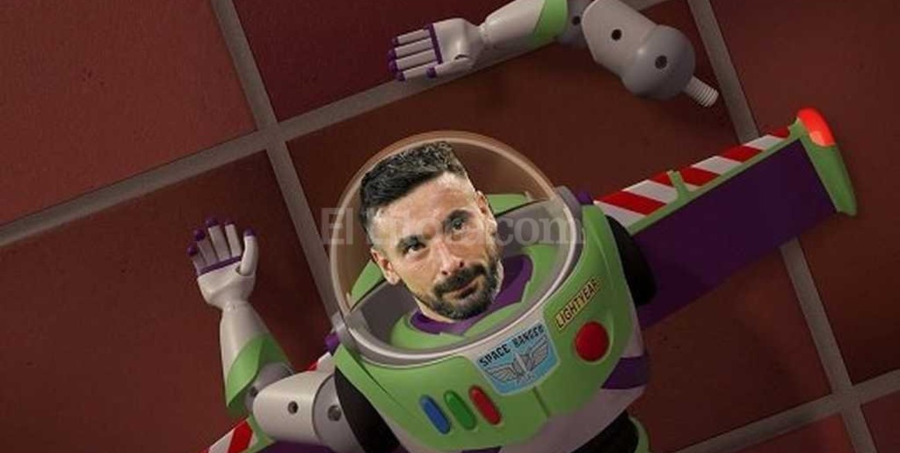 Lavezzi se cayó atrás del cartel y...¡hay memes!