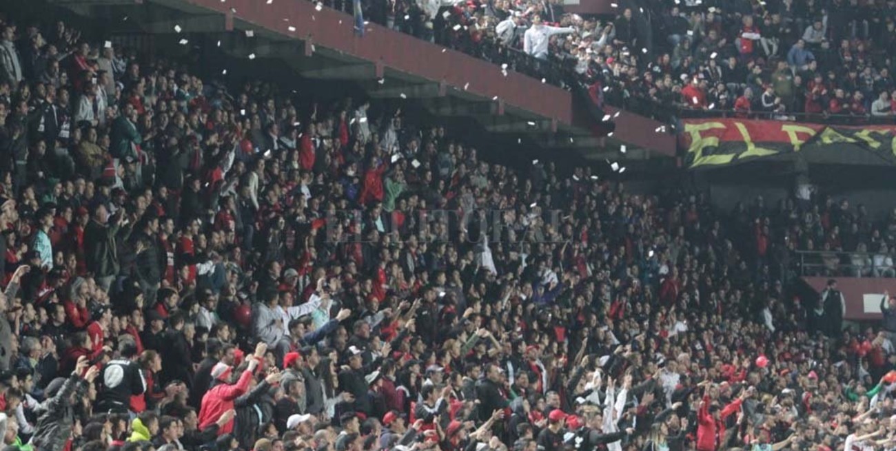 El color de la tribuna Sabalera