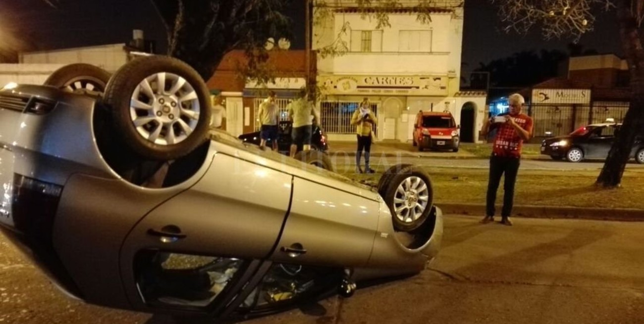 Impresionante vuelco, por fortuna sin heridos