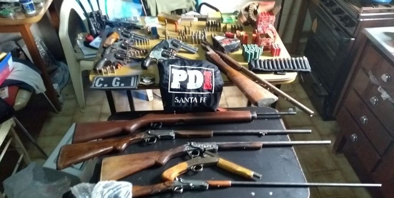 Secuestran una docena de armas y 300 municiones