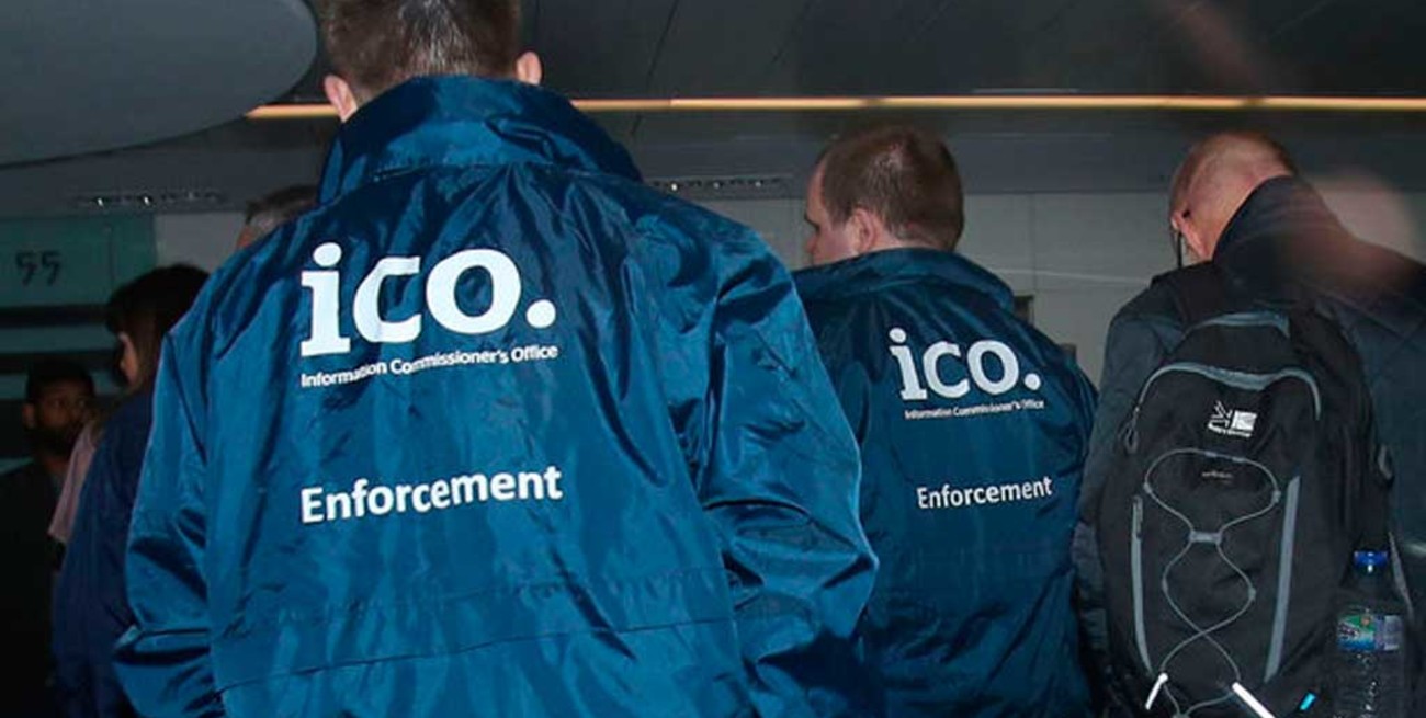 Allanaron la sede de la consultora Cambridge Analytica