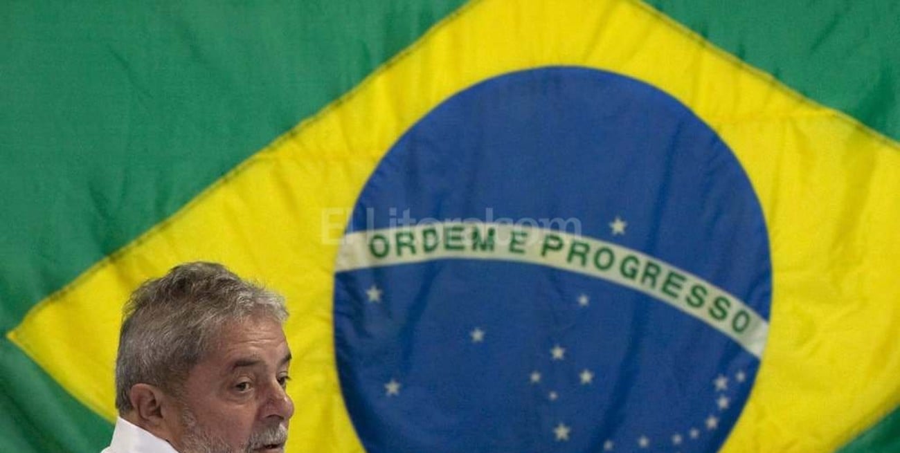 Lula es detenido por la policía brasileña
