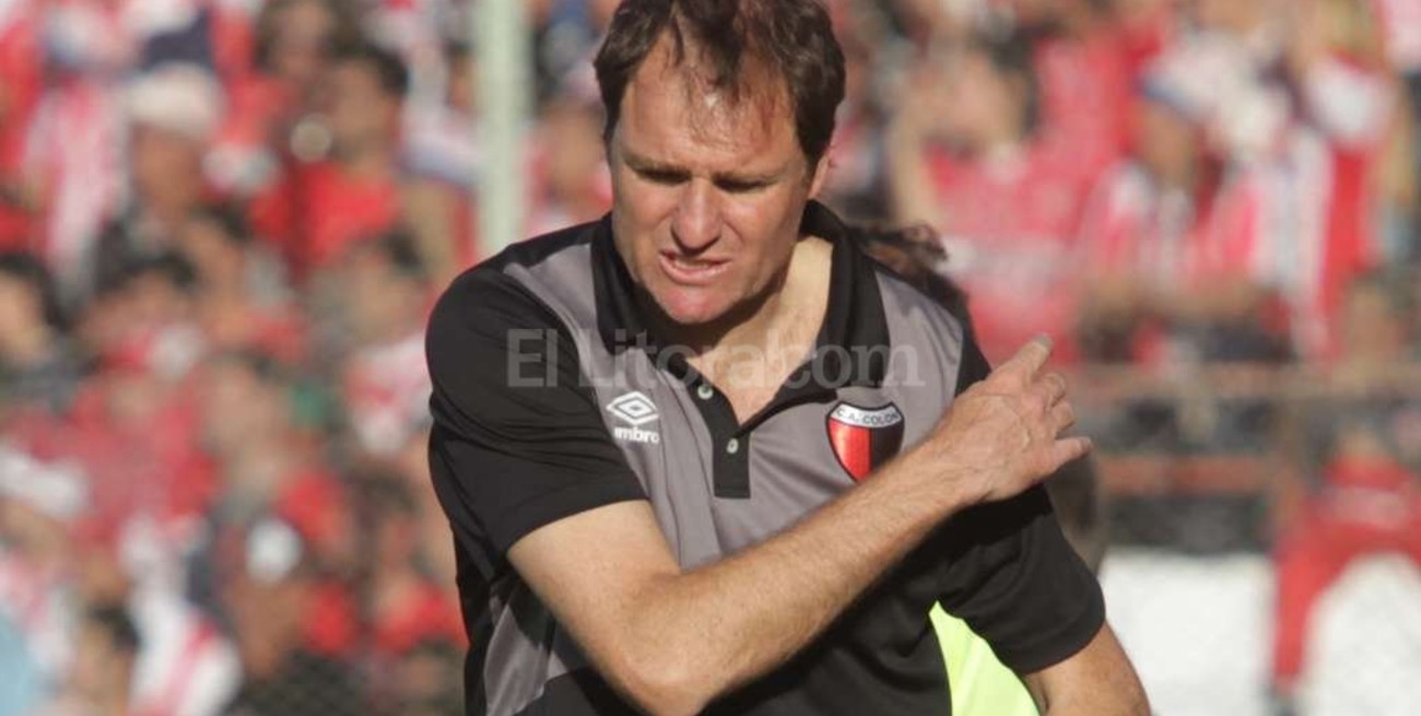 Colón: Franco probó sin delanteros