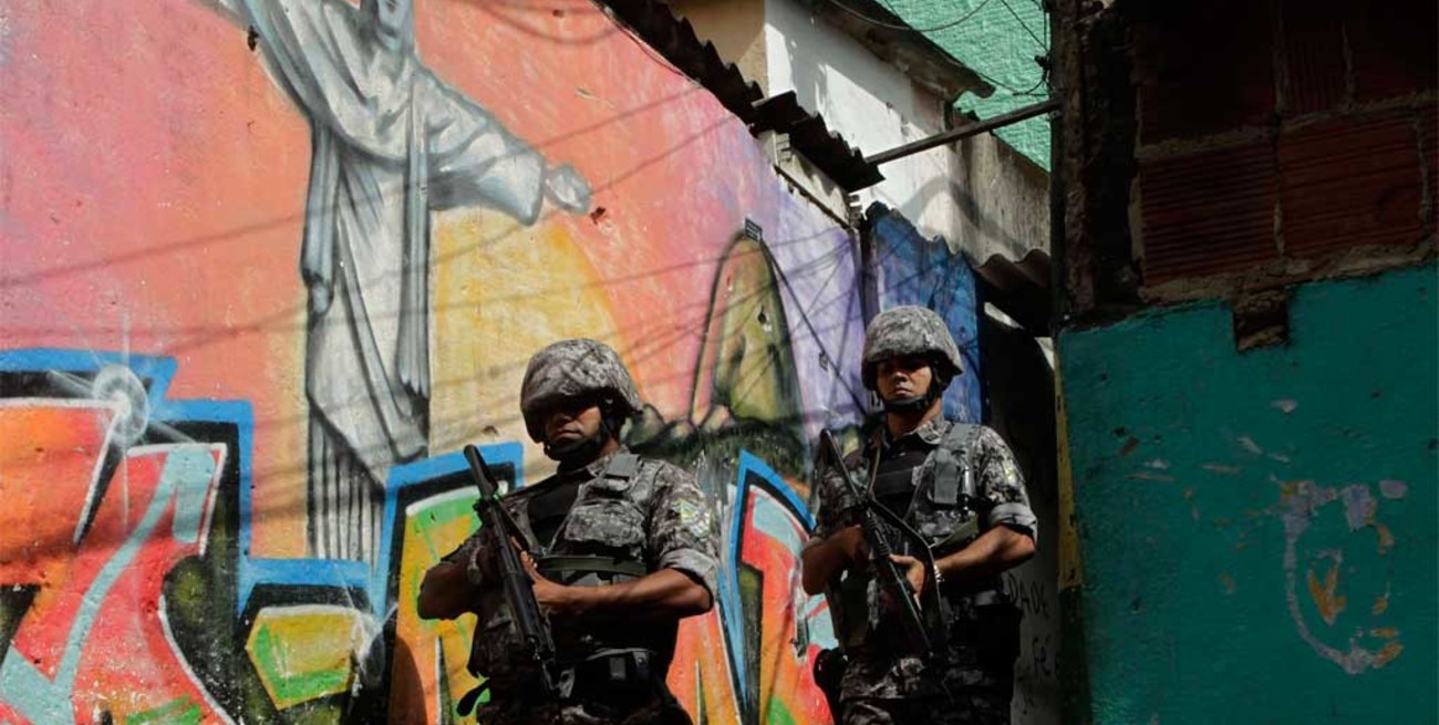 Militarizan Río de Janeiro para frenar la violencia