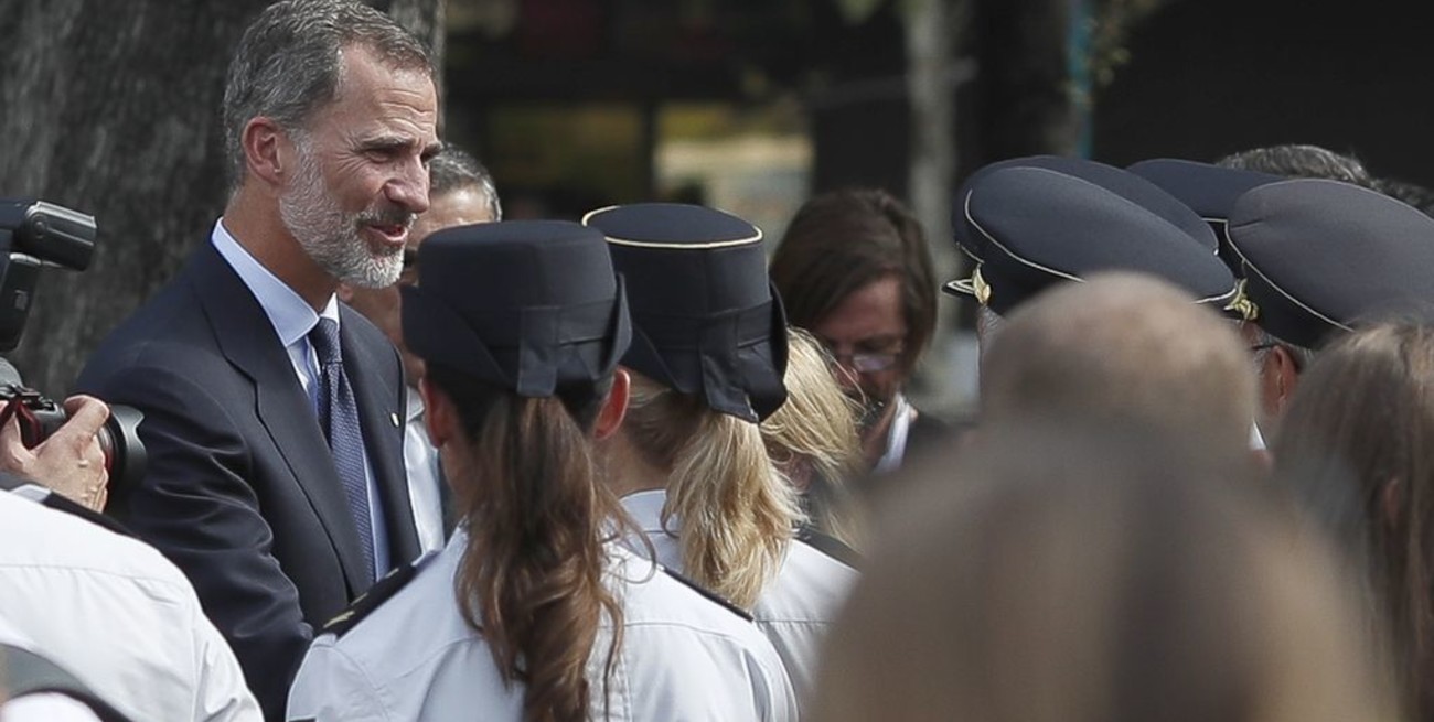 Pancartas contra el rey Felipe VI en el aniversario de los atentados en Barcelona 