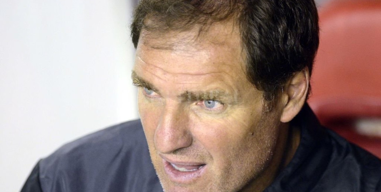 Darío Franco dejó ser el técnico de Aldosivi