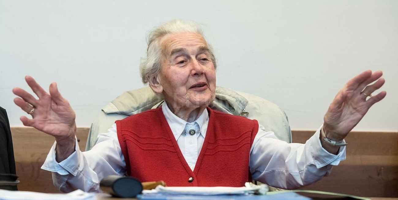 Una alemana de 89 años entra en la cárcel condenada por negar el Holocausto