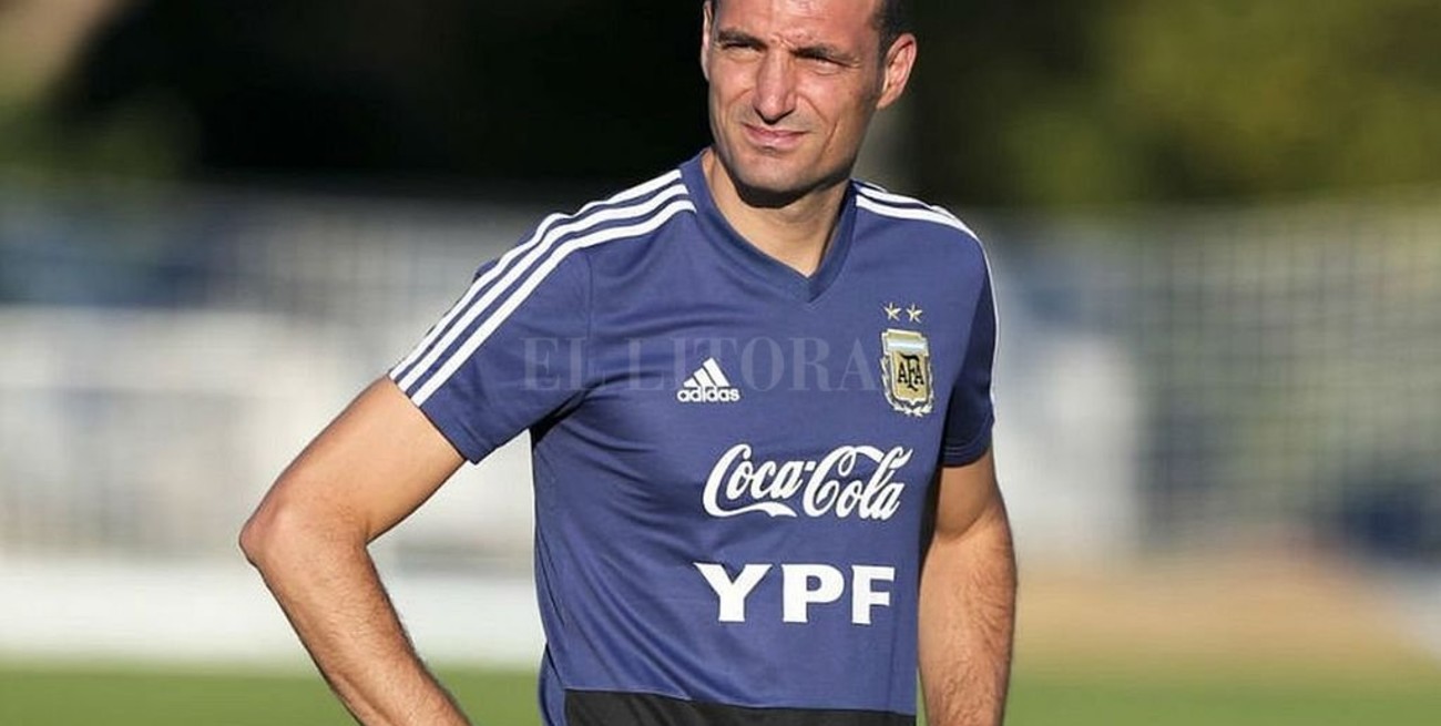 Menotti recomendó a la AFA que le extienda el vínculo a Scaloni