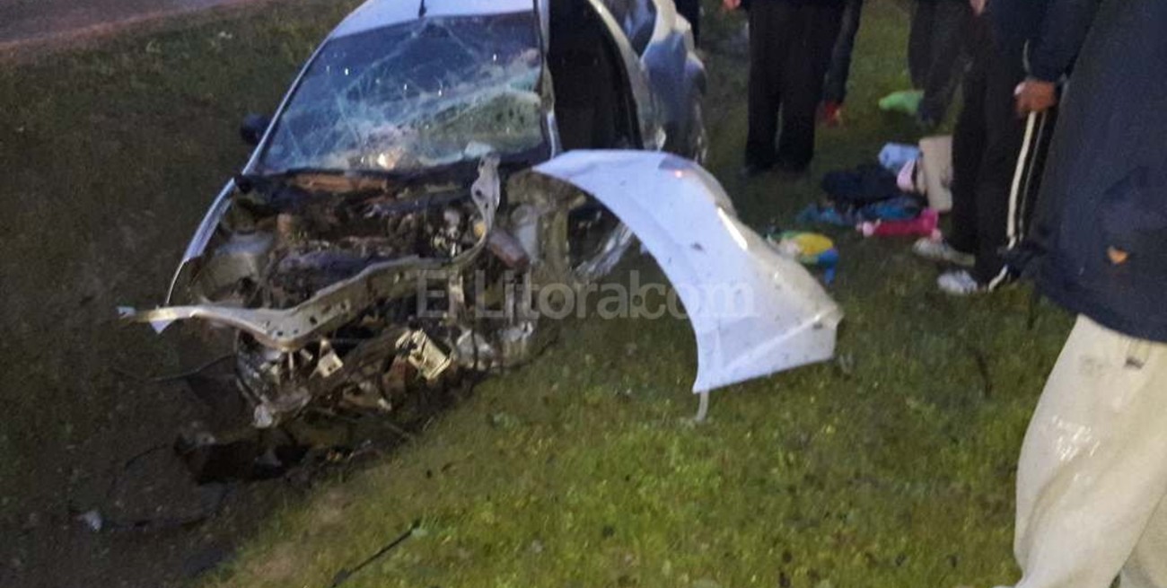 Sauce Viejo: violento choque entre un camión y un Ford Ka