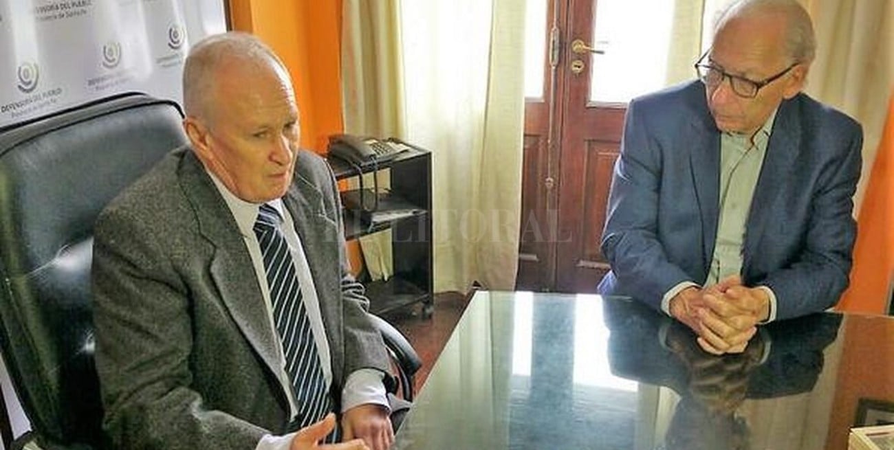 El reconocido politólogo francés Alain Rouqué visitó al Defensor del Pueblo de Santa Fe