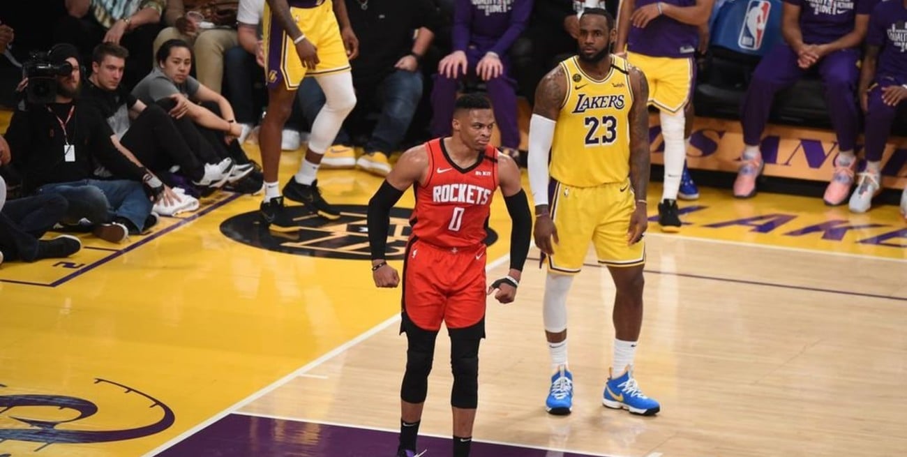 Los Angeles Lakers perdieron ante Houston Rockets