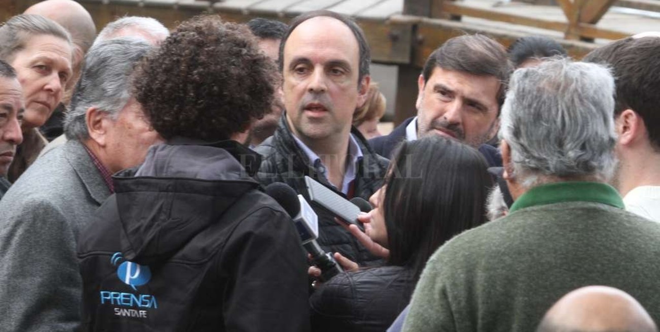 Corral se volvió a quejar por la demora del gasoducto de la costa