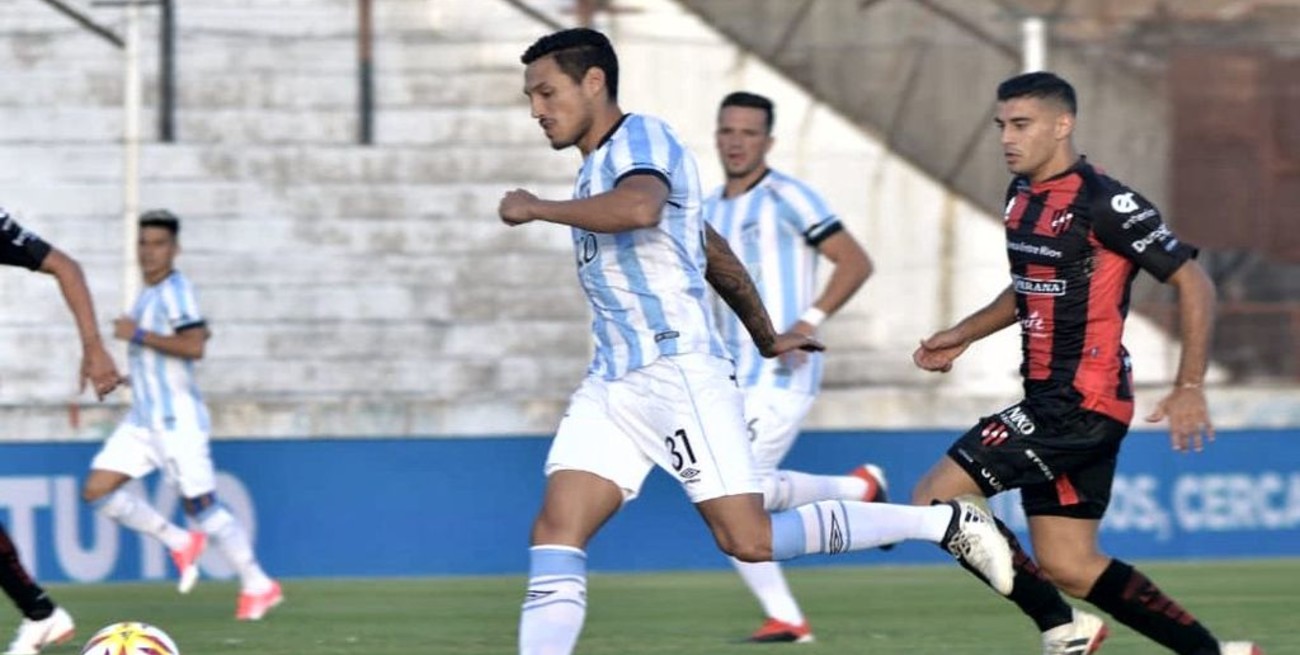 Patronato goleó a Atlético Tucumán y salió de la zona de descenso