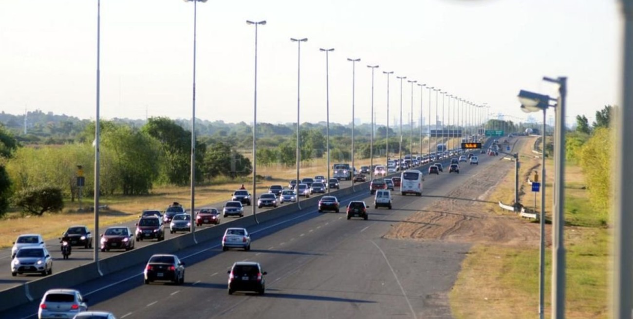 Encontraron un cadáver a la vera de la Autopista Buenos Aires-La Plata
