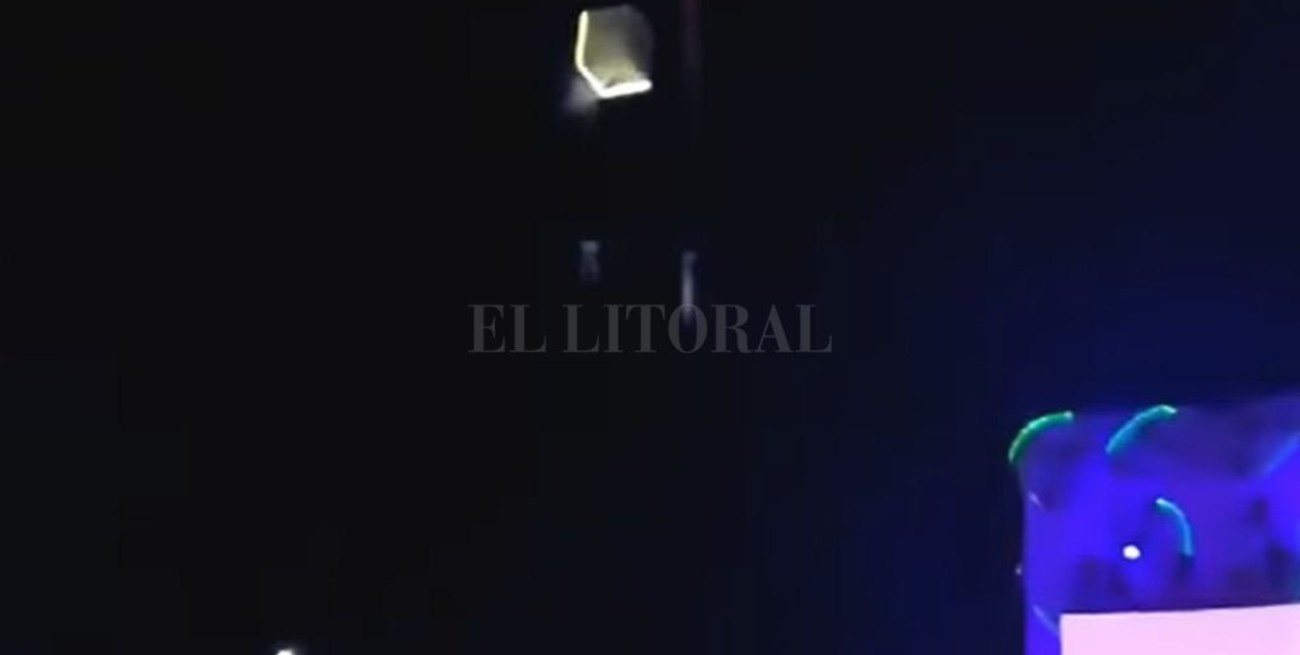 Video: muere un acróbata tras caer al vacío en un festival de rock