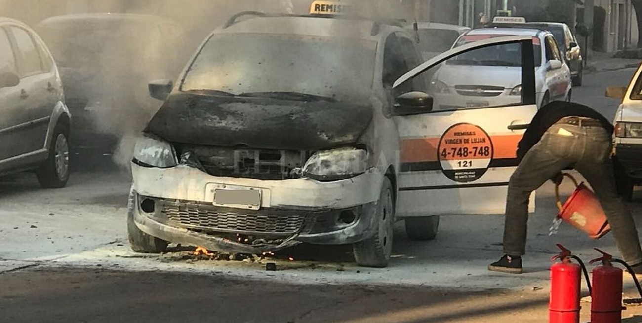 Se incendió un remís en Santo Tomé