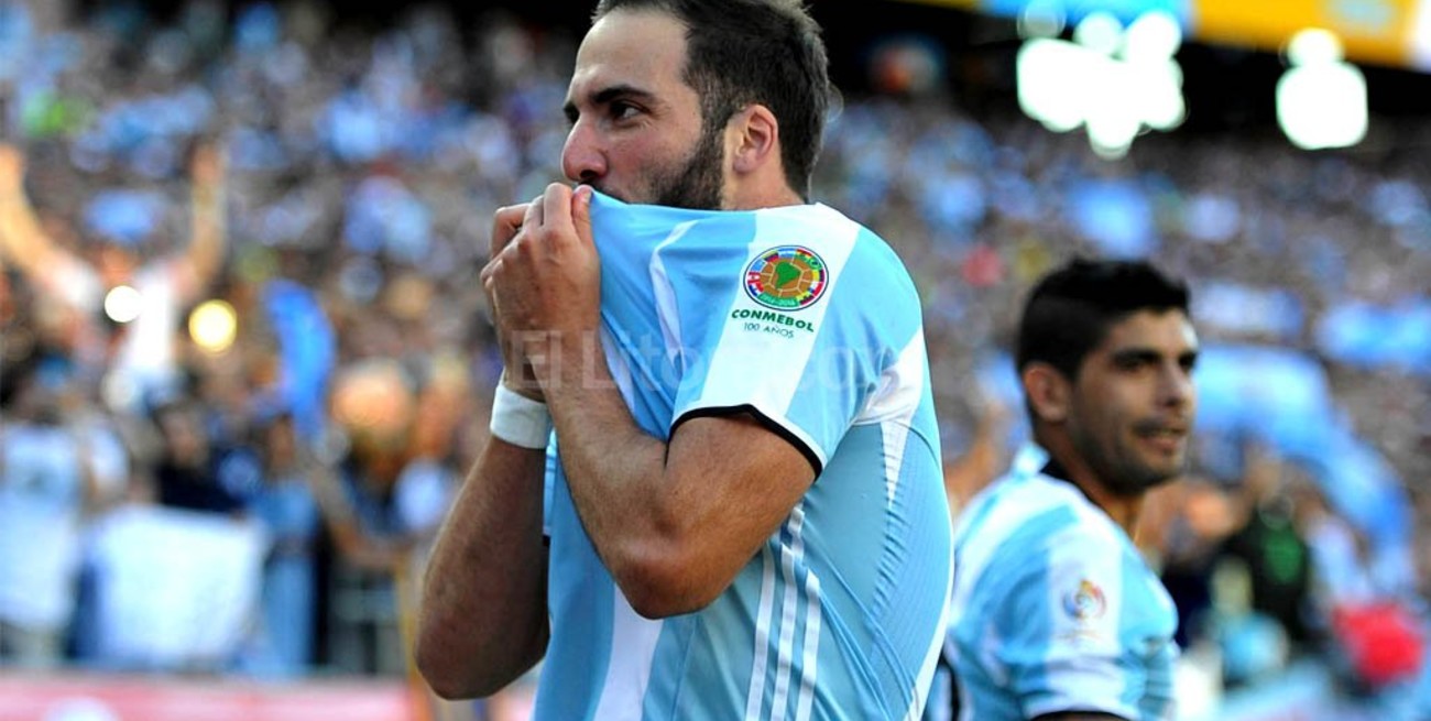 Goleada para estar entre los cuatro mejores de América