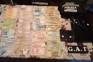 Gentileza Parte del dinero incautado en los allanamientos.