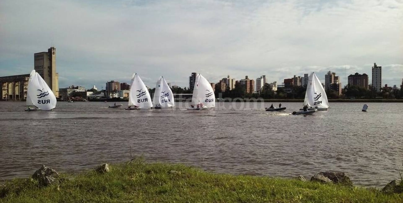 Regatas de veleros de vanguardia en el Puerto