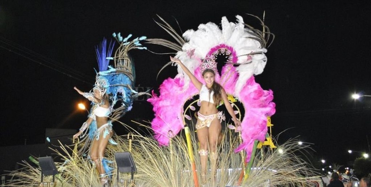 Gran expectativa por la última  noche de corsos en Vera